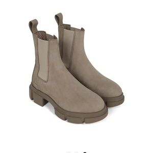 New with box Copenhagen Nabuc Stone boots